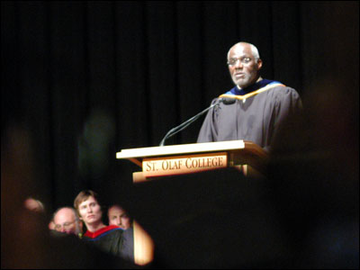 PageCommencement04