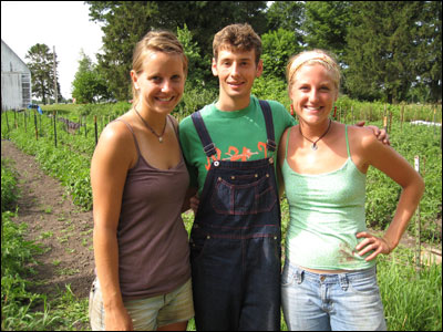 STOGROWThreeFarmers