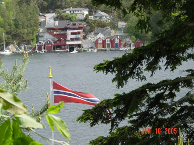 Flag and Norwegian boathouses