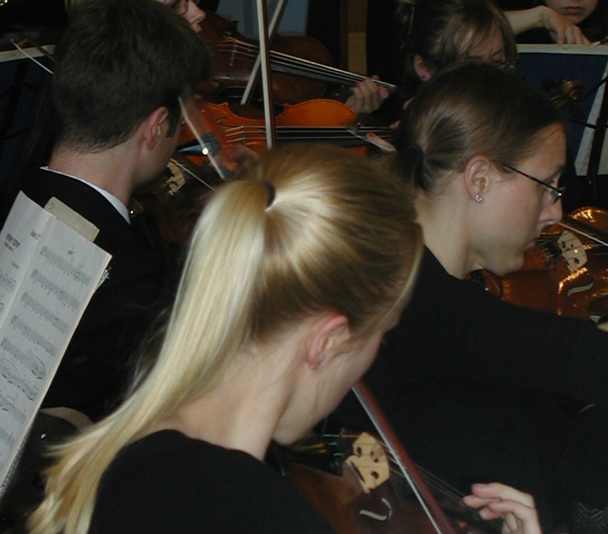 Snåsa orchestra-blond ponytail