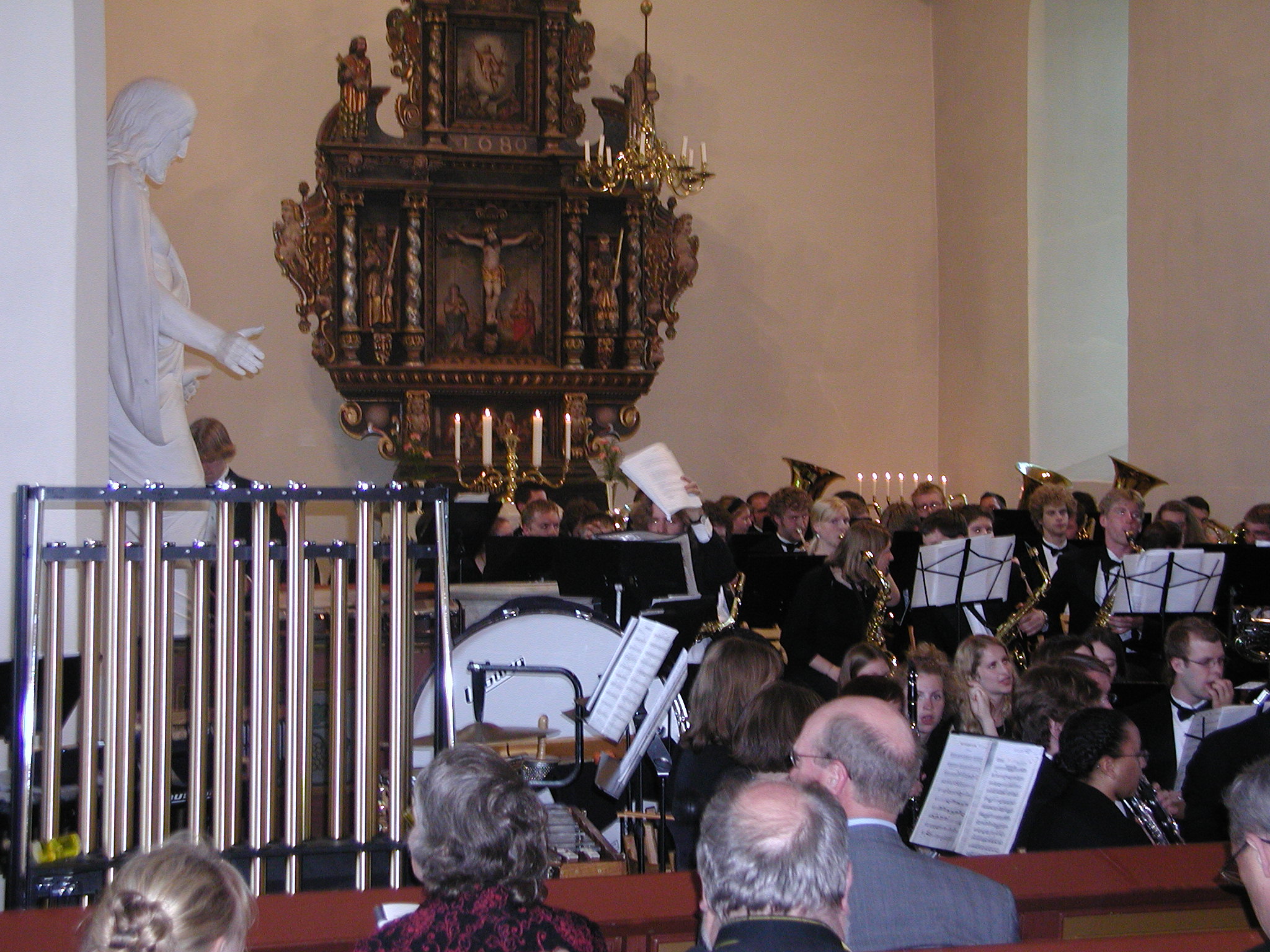 Band Snåsa-church altar and statue