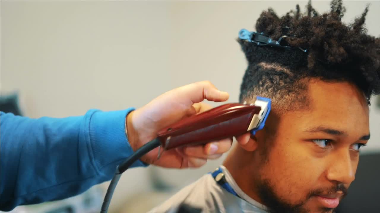 Oles Against Inequality: The Barbershop