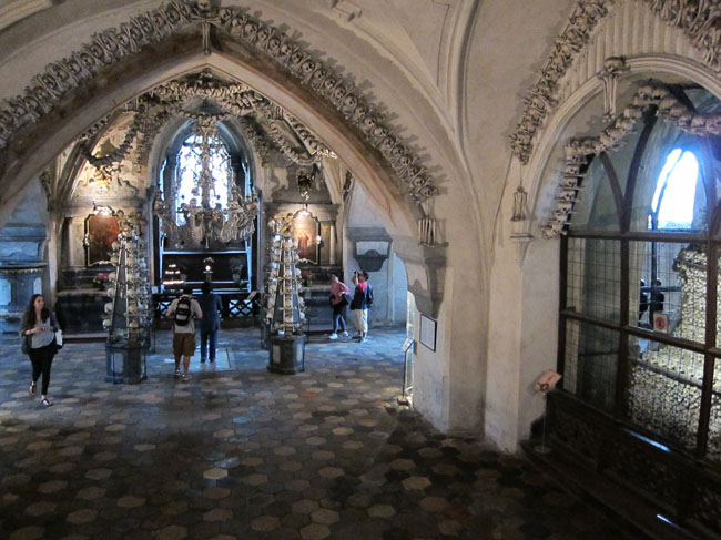 OssuaryBoneChurch1183