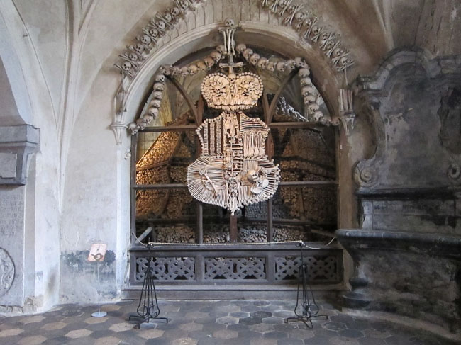 OssuaryBoneChurch1187