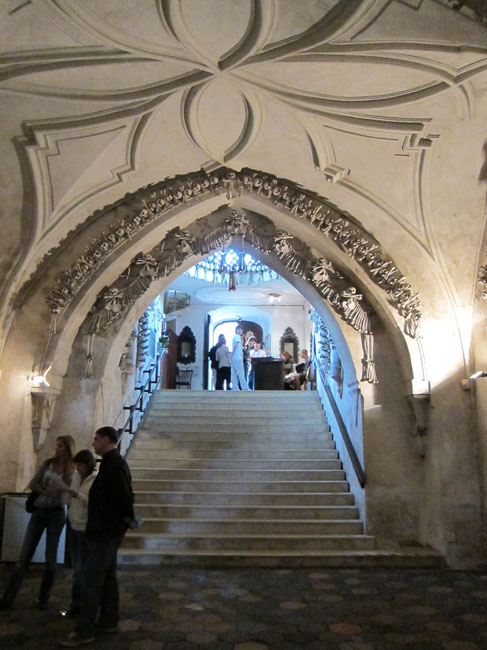 OssuaryBoneChurch1192