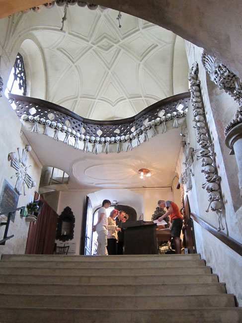 OssuaryBoneChurch1193