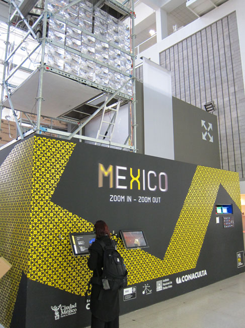 2MexicoExhibitBooth0881
