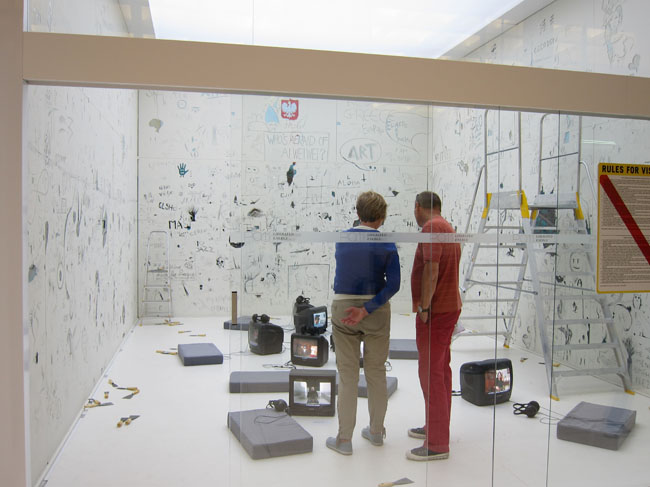 1PolandExhibitBooth0954