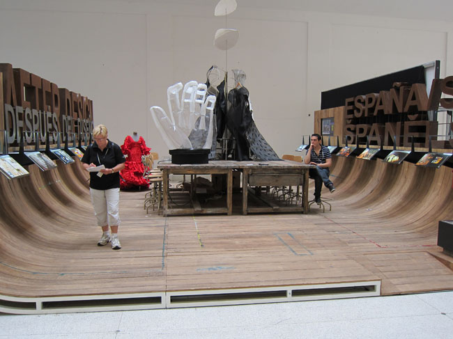 1SpainExhibitBooth0941