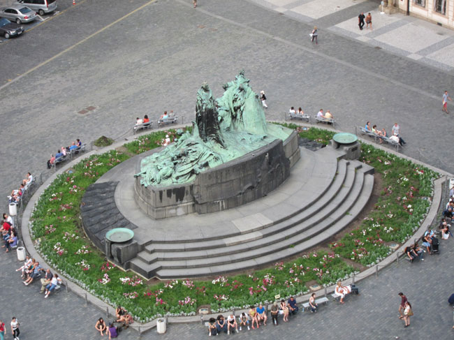 JanHusOnSquare0198