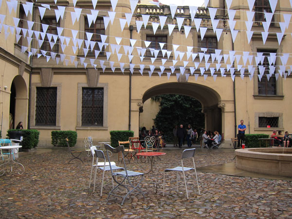 Clam-GallasPalace_2275