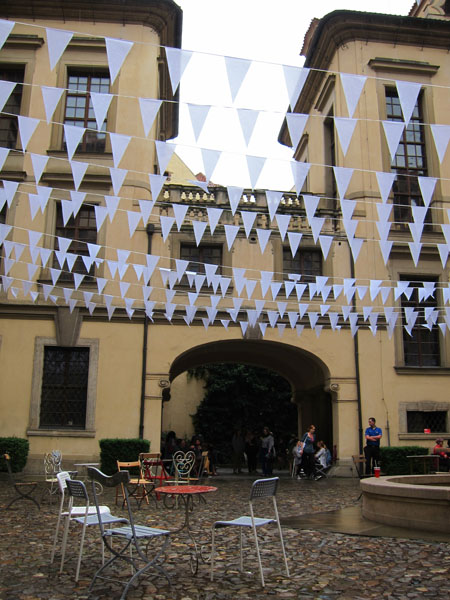 Clam-GallasPalace_2276