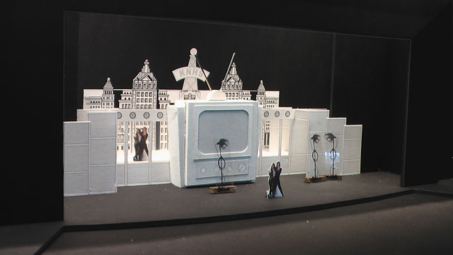 2_RNR2013WhiteModelLeft