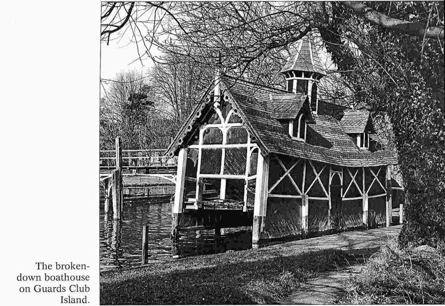 boathouseGuardsClubIsland